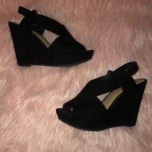 Black Wedges